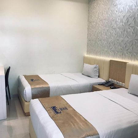 Hillside Suite Guest House Malang Dış mekan fotoğraf